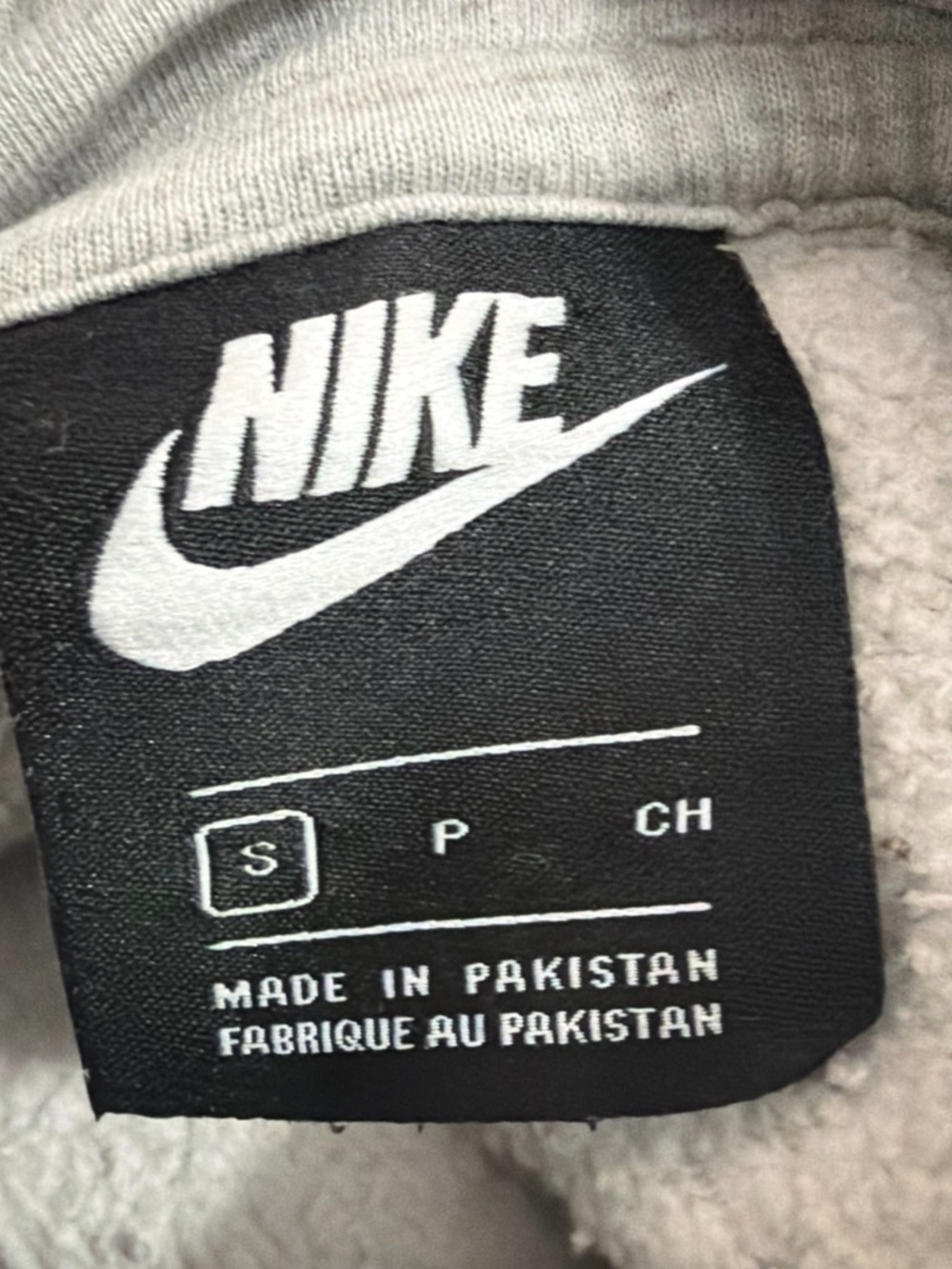 Nike Men’s Light Gray Hoodie with 'JUST DO IT.' Graphic - Picture 2 of 4